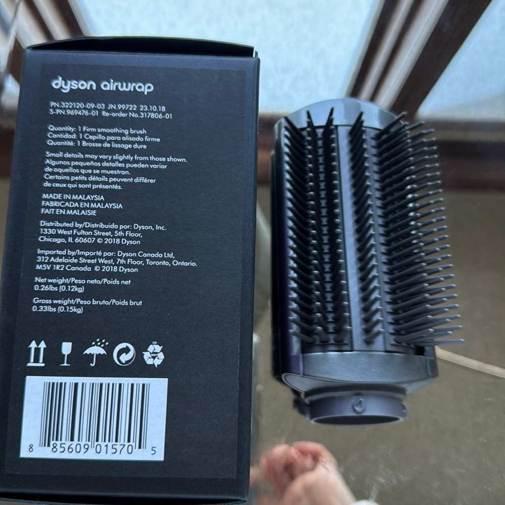 New in box Dyson airwrap firm smoothing brush